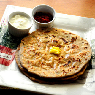 Butter Aloo Paratha with curd